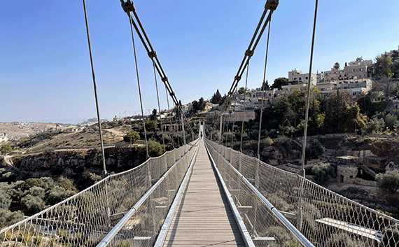 202 Meter Suspension Bridge over the Valley of Hell