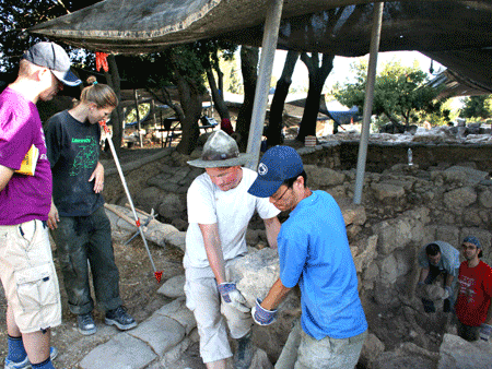 Hauling out "the collapse" from Ramat Rahel's Area D1